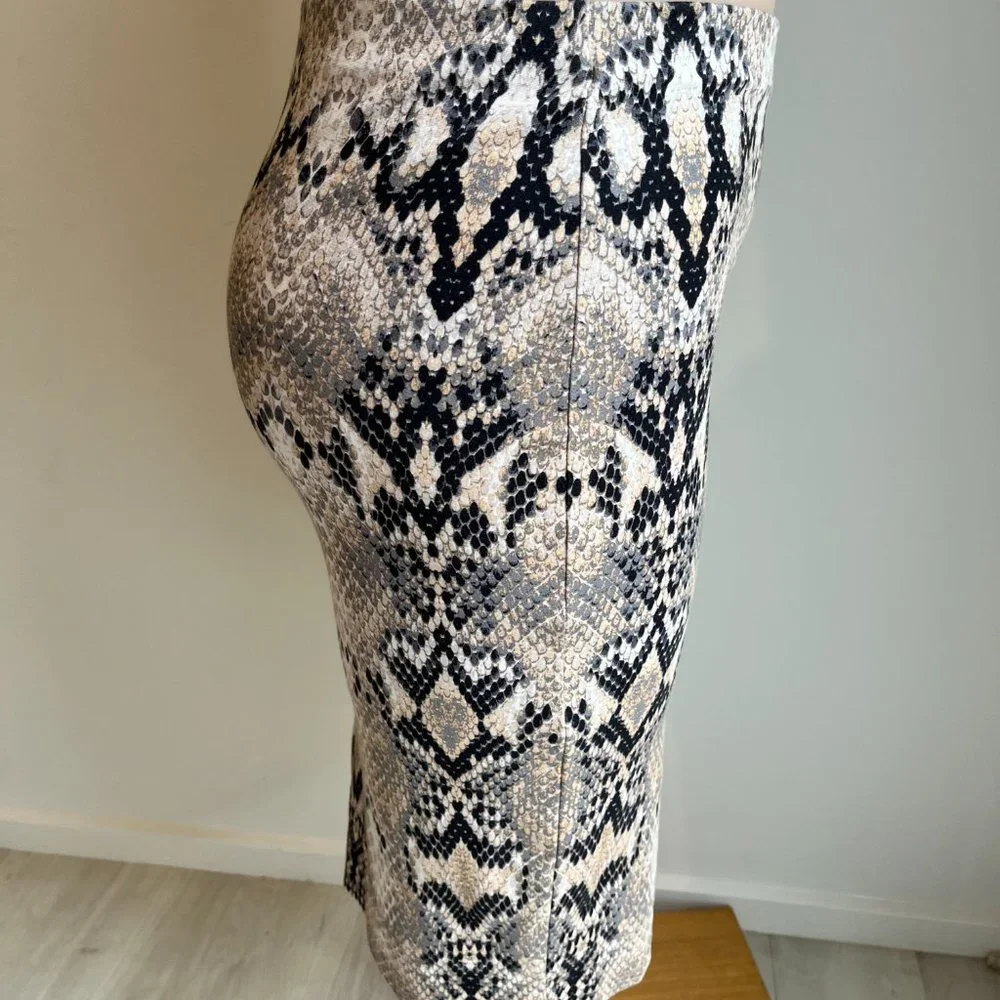Witchery Ladies Cream & Black Snake Skin Print Stretch Midi Pencil Skirt Size 14 - Picture 8 of 12